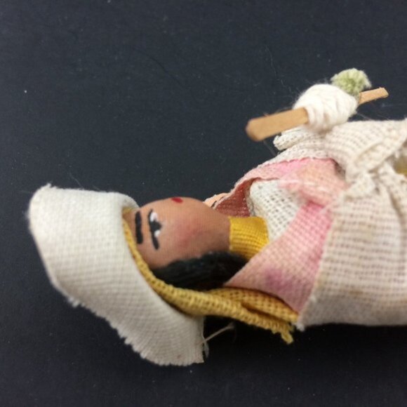 Vtg Ecuador Souvenir Doll Figurine Woman Mother w Baby Traditional Dress 4 1/8" - Picture 7 of 13
